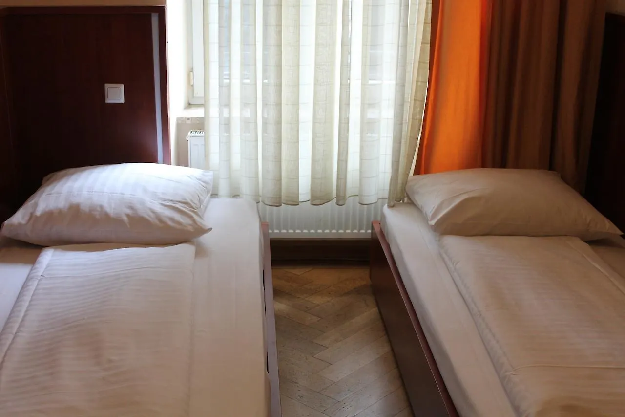 Pension Tillo Munich 2*,  Germany